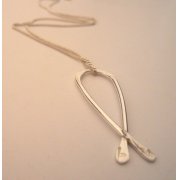 La Jewellery Recycled Silver Petit Kiss me Kate Necklace