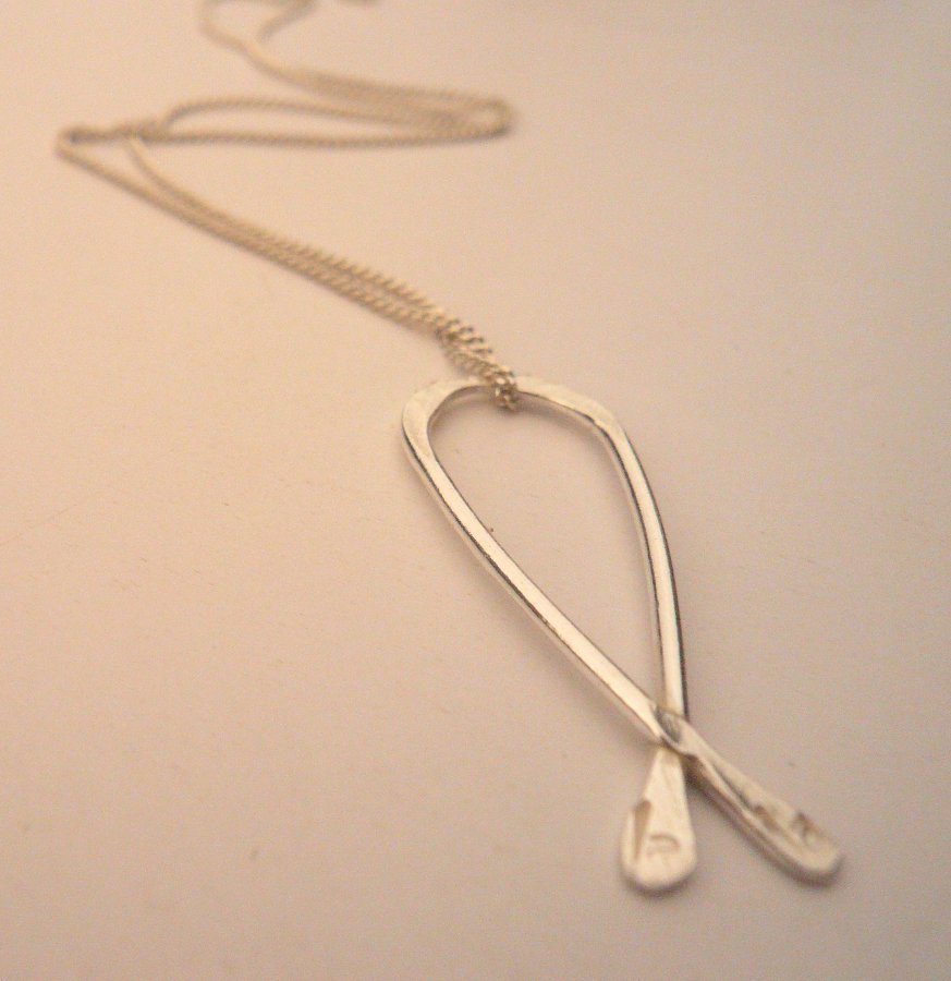 La Jewellery Recycled Silver Petit Kiss me Kate Necklace