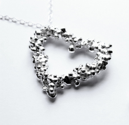 La Jewellery Fair Trade Large Pebble Heart Necklace