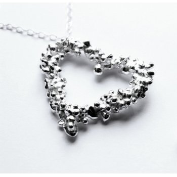La Jewellery Fair Trade Large Pebble Heart Necklace