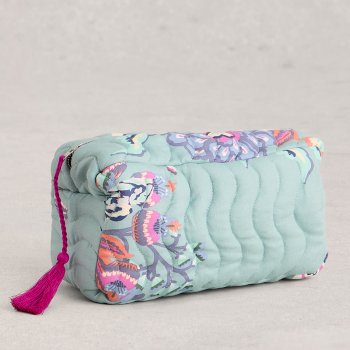 White Stuff Shelby Organic Quilted Wash Bag - Blue