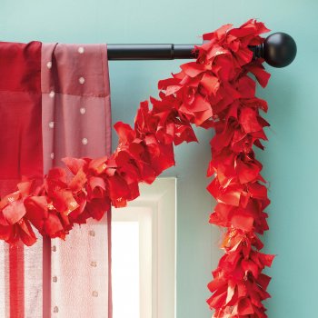 Sari Tinsel Garland - Red - 200cm