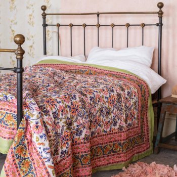 Daisy Snow Reversible Floral Quilt - Pistachio Blossom - 220cm x 270cm